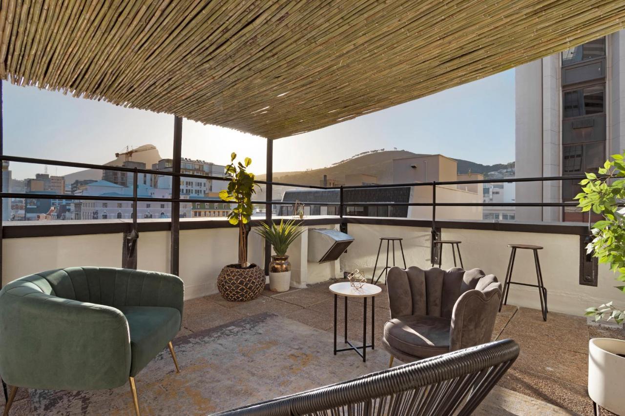 Gold Buffalo Hotel Cape Town Exterior photo